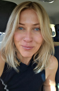 Shari Stone